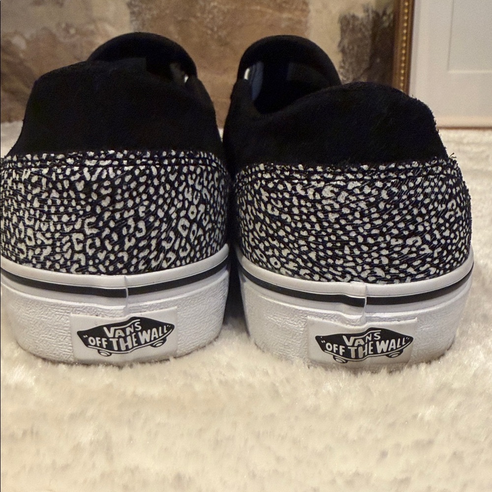 Vans Monochrome Slip-On Shoes - Picture 6 of 6